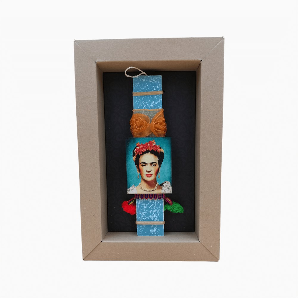 Light Blue Candle with Frida Kalho Magnet